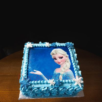 aquamarine frozen cake
