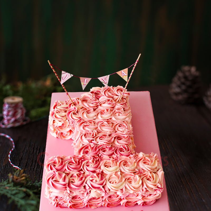 one derlicious rosette cake