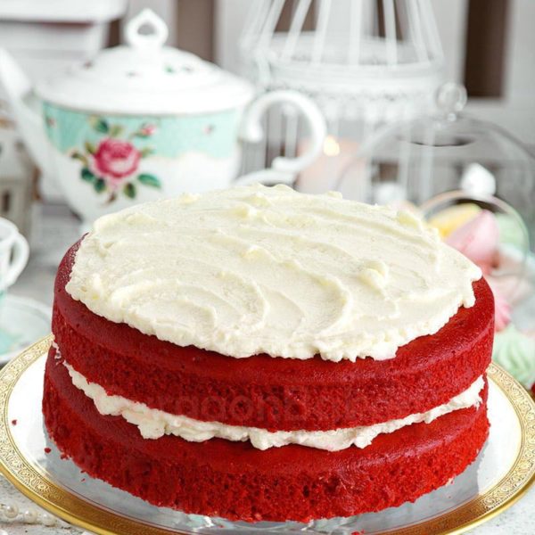red bun red velvet cake