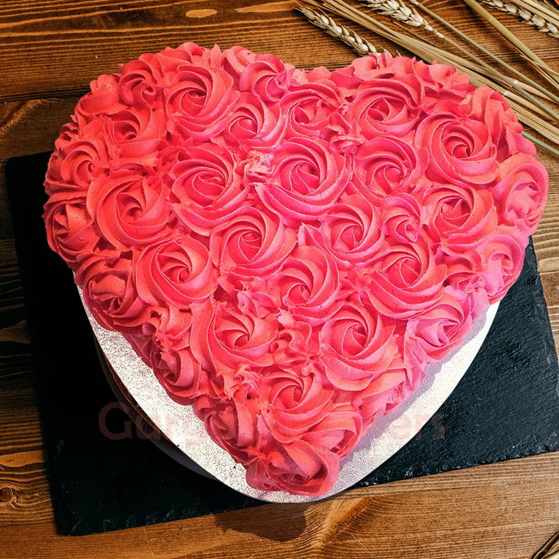 red roses love cake