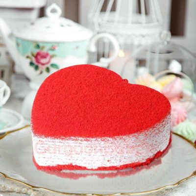 romantic red velvet heart cake