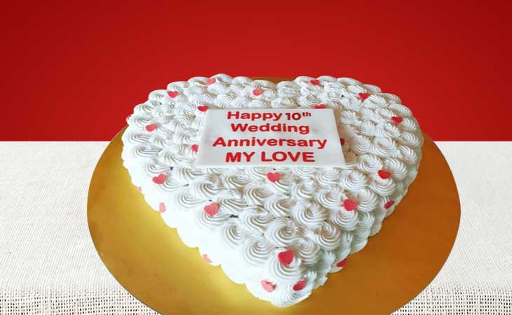 Happy Anniversary Cake | bakehoney.com