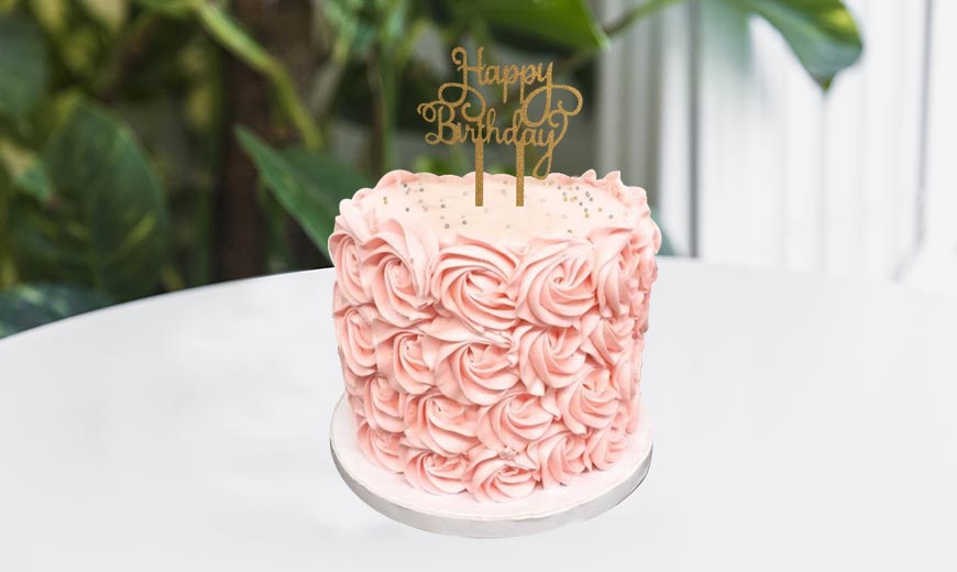 textured frosting cake