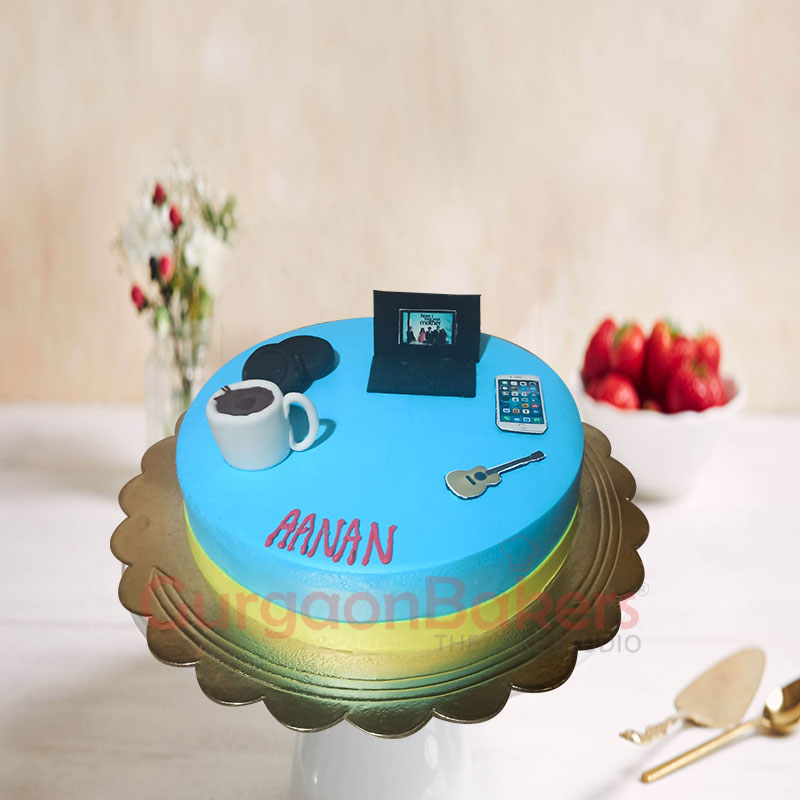 Gadget Lovers Cake Side View