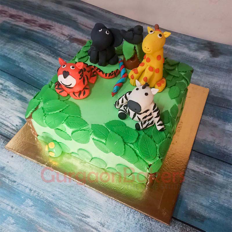 animals-paradise-cake-side