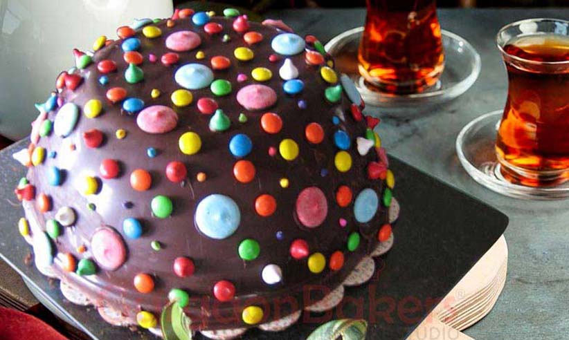 Pinata Cakes Trending
