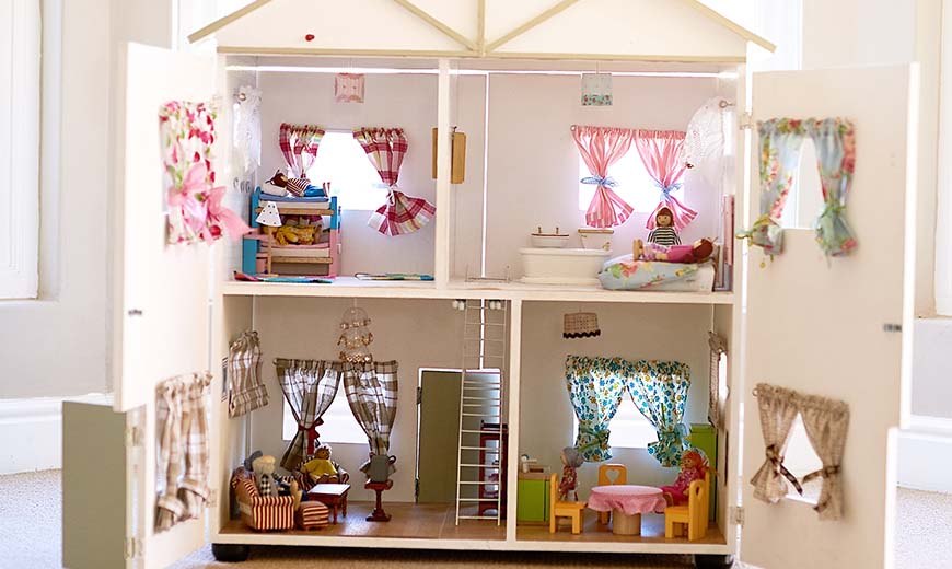 dollhouse theme