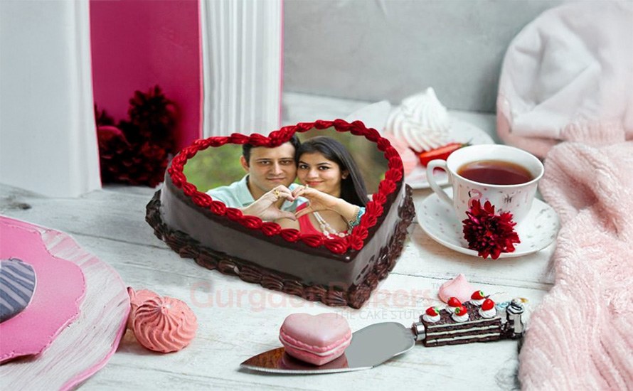 The Art of Custom Edible Photo Cakes: How the Leading Online Cake Store is Transforming Celebrations in Gurgaon printed-heart-photo-cake