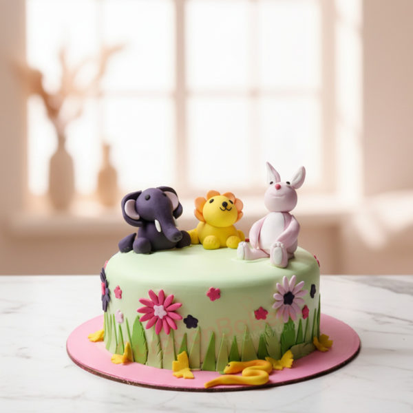 Small jungle cake featuring cute animal toppers