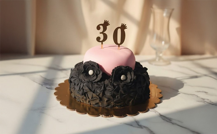 bachelorette cakes in gurgaon